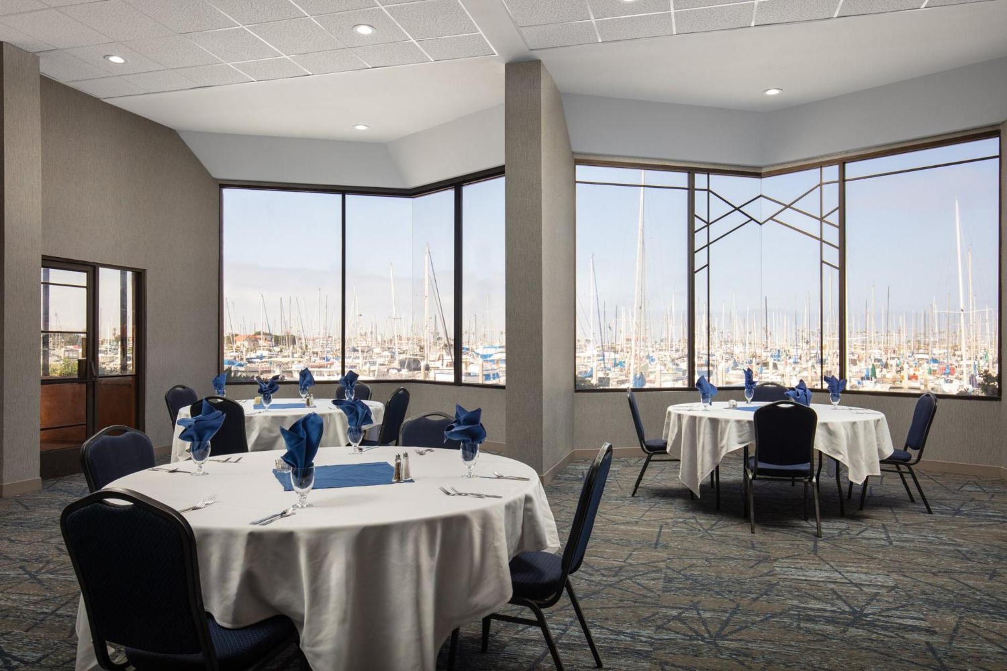Holiday Inn Express Hotel & Suites Ventura Harbor By Ihg Экстерьер фото