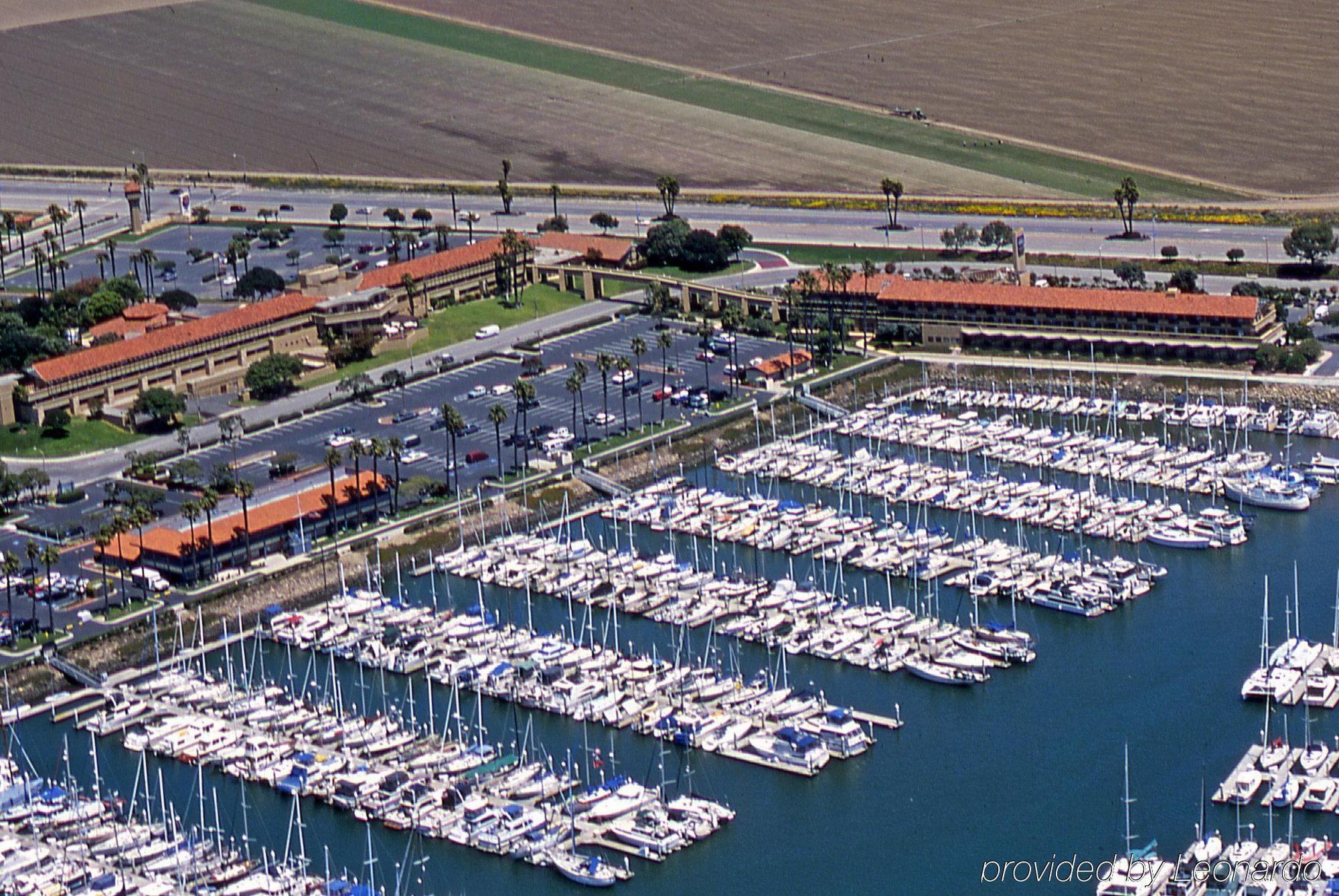 Holiday Inn Express Hotel & Suites Ventura Harbor By Ihg Экстерьер фото
