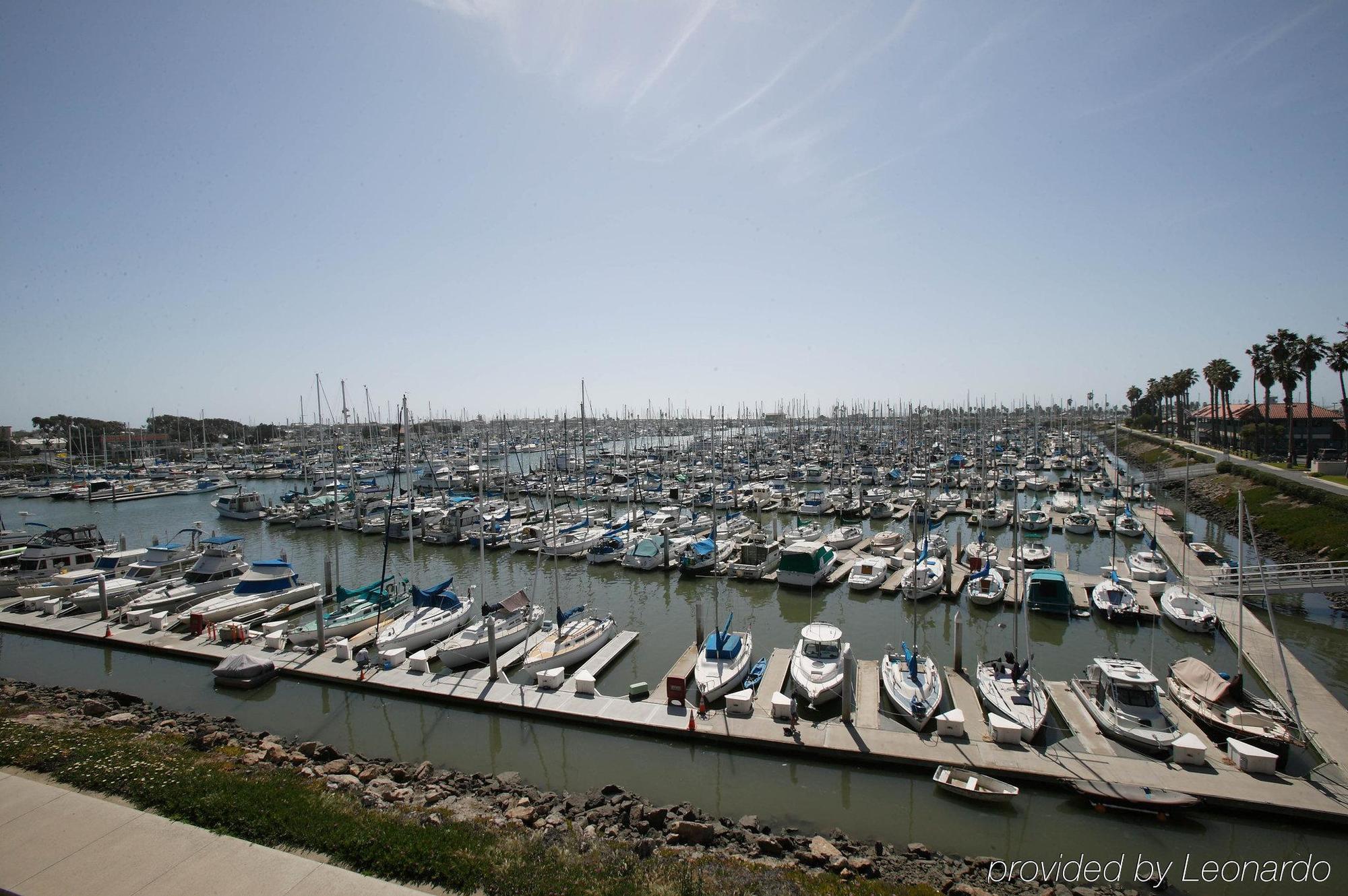 Holiday Inn Express Hotel & Suites Ventura Harbor By Ihg Экстерьер фото