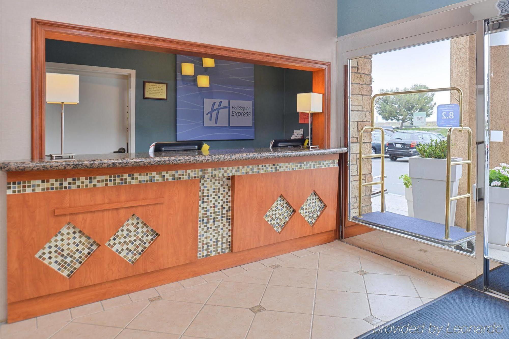 Holiday Inn Express Hotel & Suites Ventura Harbor By Ihg Экстерьер фото